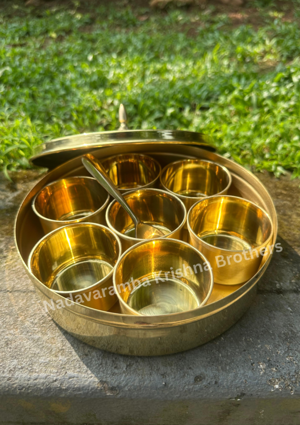 Masala Box/Anjarai Petti