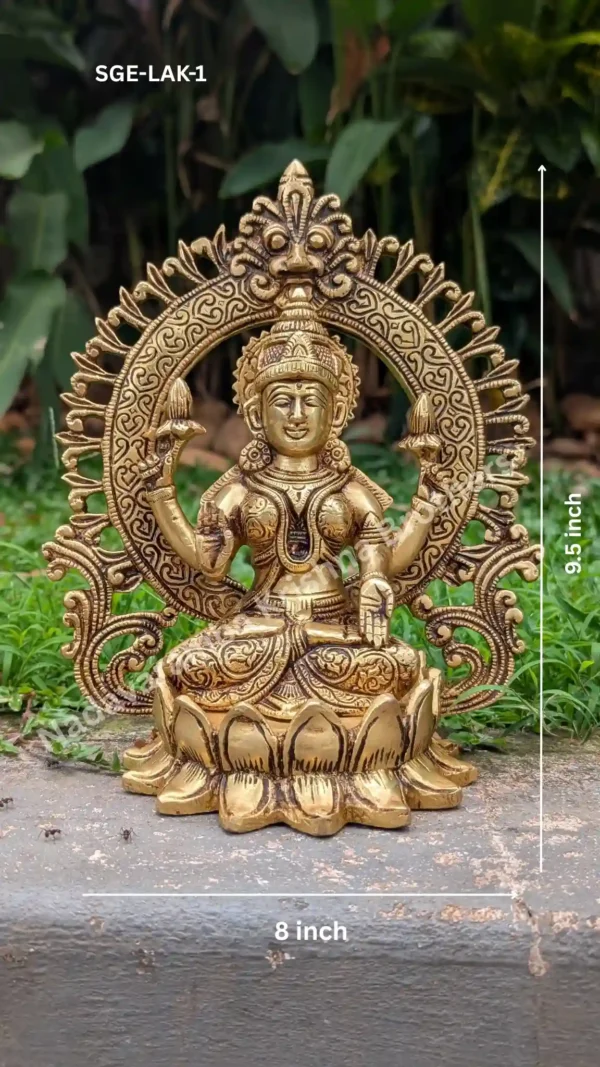 lakshmi kamal ring