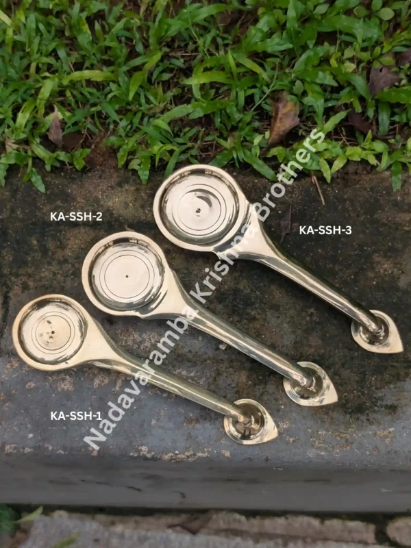 Kapoor Aarty/Kalpoora thattu