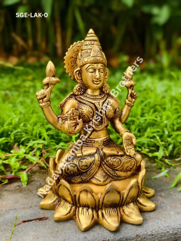 Lakshmi Kamal (SGE-LAK-0) - Image 3